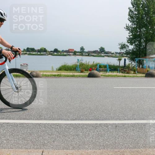 21.06.2025 - 27. Vierlanden-Triathlon H.Heesch http://msf.ph/oto/8037463 15.06.2025 11:47:16 Radfahren 717, 787 meine-sportfotos.de