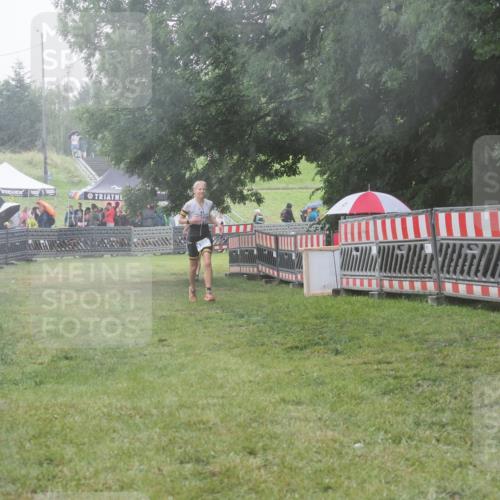21.06.2025 - 27. Vierlanden-Triathlon KatJ http://msf.ph/oto/8037464 15.06.2025 14:18:42 Ziel 1216, 1228 meine-sportfotos.de