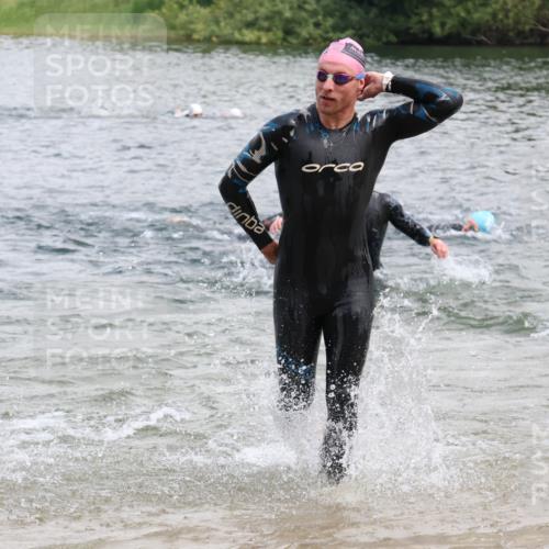 21.06.2025 - 27. Vierlanden-Triathlon Lena Gebhardt http://msf.ph/oto/8037468 15.06.2025 12:06:21 Schwimmen 1014, 1015, 1019, 1020, 1022, 1023 meine-sportfotos.de
