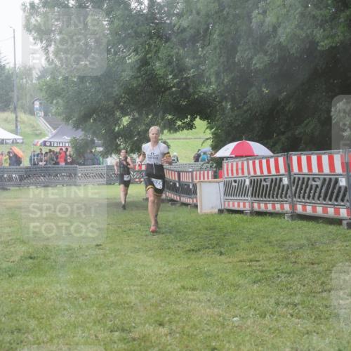 21.06.2025 - 27. Vierlanden-Triathlon KatJ http://msf.ph/oto/8037474 15.06.2025 14:18:43 Ziel 1216, 1228 meine-sportfotos.de