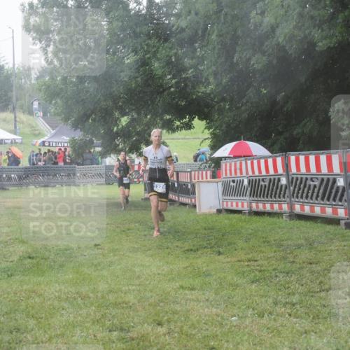 21.06.2025 - 27. Vierlanden-Triathlon KatJ http://msf.ph/oto/8037480 15.06.2025 14:18:43 Ziel 1216, 1228 meine-sportfotos.de