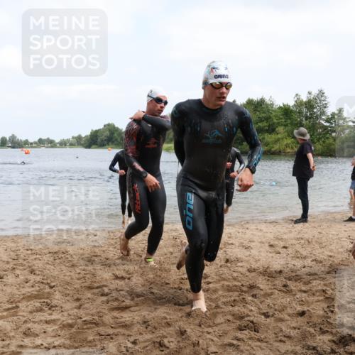 21.06.2025 - 27. Vierlanden-Triathlon Lena Gebhardt http://msf.ph/oto/8037498 15.06.2025 12:06:25 Schwimmen 1014, 1015, 1016, 1017, 1019, 1020, 1021, 1022, 1023 meine-sportfotos.de