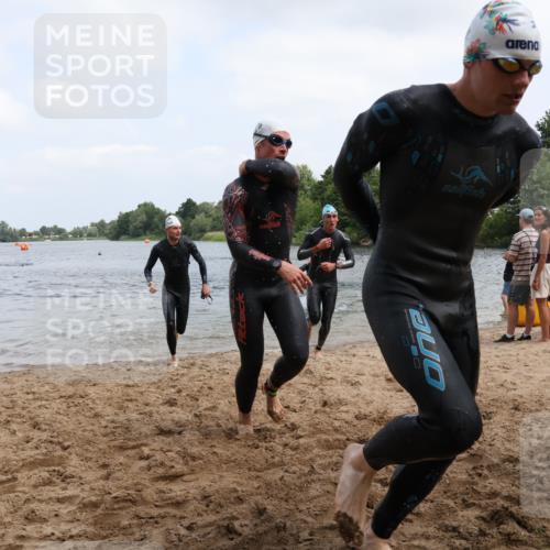 21.06.2025 - 27. Vierlanden-Triathlon Lena Gebhardt http://msf.ph/oto/8037505 15.06.2025 12:06:26 Schwimmen 1014, 1015, 1016, 1017, 1019, 1020, 1021, 1022, 1023 meine-sportfotos.de