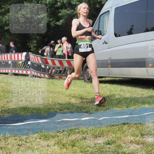 15.06.2025 - 27. Vierlanden-Triathlon KatJ http://msf.ph/oto/8037561 15.06.2025 11:28:10 Schwimmen  meine-sportfotos.de