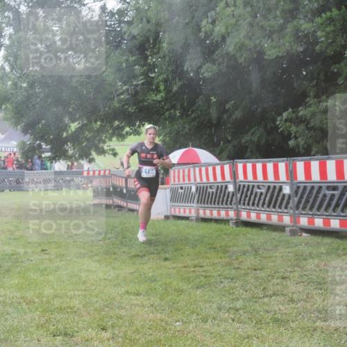 21.06.2025 - 27. Vierlanden-Triathlon KatJ http://msf.ph/oto/8037571 15.06.2025 14:18:53 Ziel 1196 meine-sportfotos.de