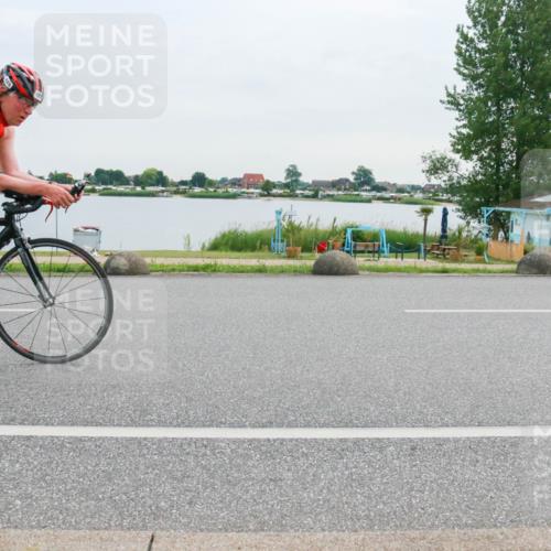 15.06.2025 - 27. Vierlanden-Triathlon H.Heesch http://msf.ph/oto/8037579 15.06.2025 10:52:50 Radfahren 58, 429 meine-sportfotos.de
