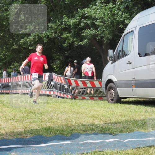15.06.2025 - 27. Vierlanden-Triathlon KatJ http://msf.ph/oto/8037586 15.06.2025 11:28:23 Schwimmen 883 meine-sportfotos.de