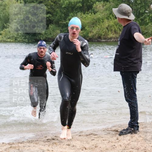 21.06.2025 - 27. Vierlanden-Triathlon Lena Gebhardt http://msf.ph/oto/8037588 15.06.2025 12:06:33 Schwimmen 1014, 1015, 1016, 1017, 1019, 1020, 1021, 1022, 1023 meine-sportfotos.de