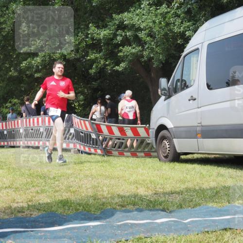 15.06.2025 - 27. Vierlanden-Triathlon KatJ http://msf.ph/oto/8037593 15.06.2025 11:28:23 Schwimmen 883 meine-sportfotos.de