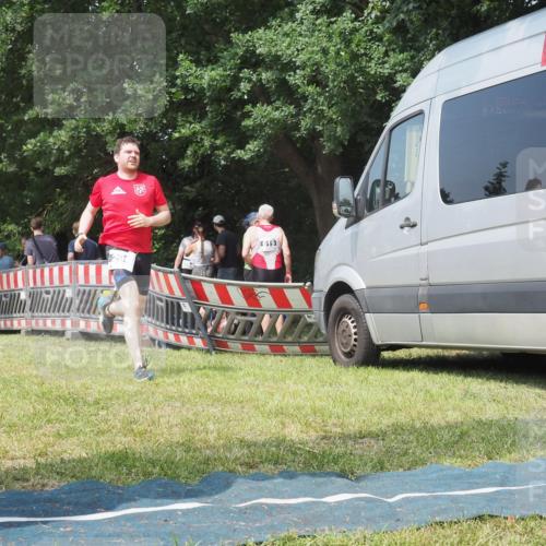 15.06.2025 - 27. Vierlanden-Triathlon KatJ http://msf.ph/oto/8037600 15.06.2025 11:28:23 Schwimmen 883 meine-sportfotos.de