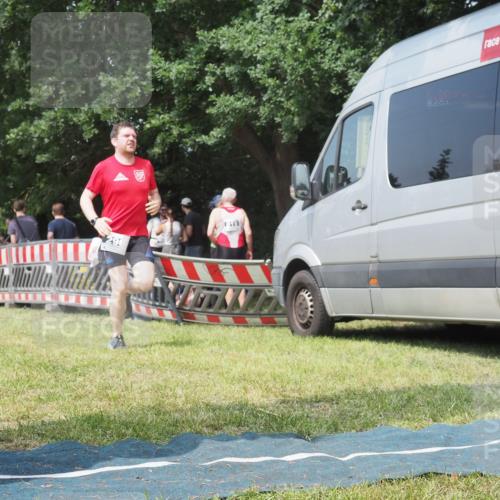 15.06.2025 - 27. Vierlanden-Triathlon KatJ http://msf.ph/oto/8037606 15.06.2025 11:28:23 Schwimmen 883 meine-sportfotos.de