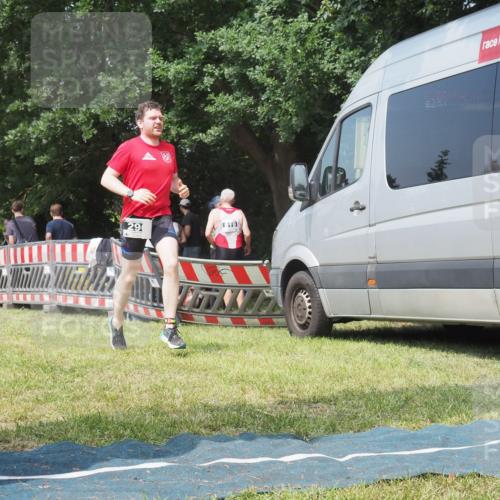 15.06.2025 - 27. Vierlanden-Triathlon KatJ http://msf.ph/oto/8037611 15.06.2025 11:28:23 Schwimmen 883 meine-sportfotos.de