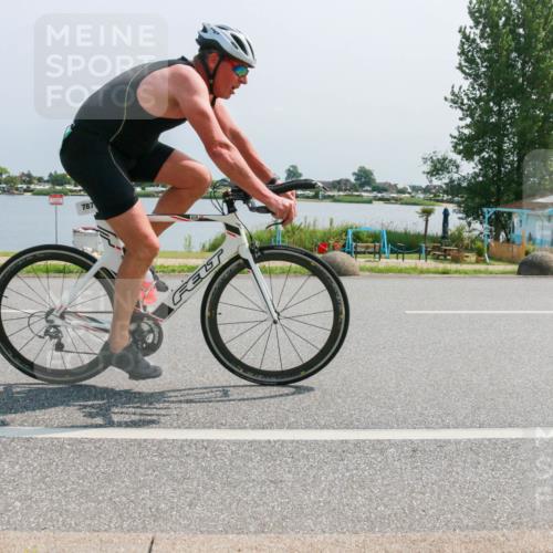 21.06.2025 - 27. Vierlanden-Triathlon H.Heesch http://msf.ph/oto/8037628 15.06.2025 11:47:19 Radfahren 717, 787 meine-sportfotos.de