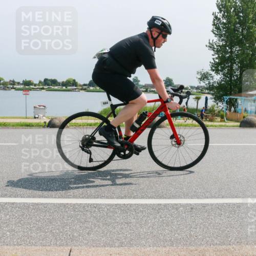 21.06.2025 - 27. Vierlanden-Triathlon H.Heesch http://msf.ph/oto/8037650 15.06.2025 11:47:30 Radfahren 684, 934 meine-sportfotos.de