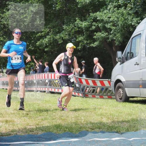 15.06.2025 - 27. Vierlanden-Triathlon KatJ http://msf.ph/oto/8037674 15.06.2025 11:29:00 Schwimmen  meine-sportfotos.de