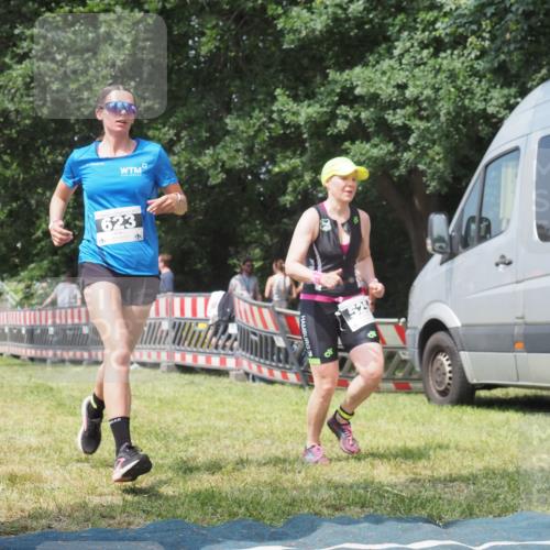 15.06.2025 - 27. Vierlanden-Triathlon KatJ http://msf.ph/oto/8037695 15.06.2025 11:29:00 Schwimmen  meine-sportfotos.de