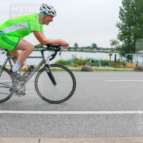 15.06.2025 - 27. Vierlanden-Triathlon H.Heesch http://msf.ph/oto/8037698 15.06.2025 10:53:13 Radfahren 247, 391, 587, 609 meine-sportfotos.de