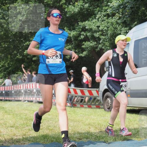 15.06.2025 - 27. Vierlanden-Triathlon KatJ http://msf.ph/oto/8037708 15.06.2025 11:29:00 Schwimmen  meine-sportfotos.de