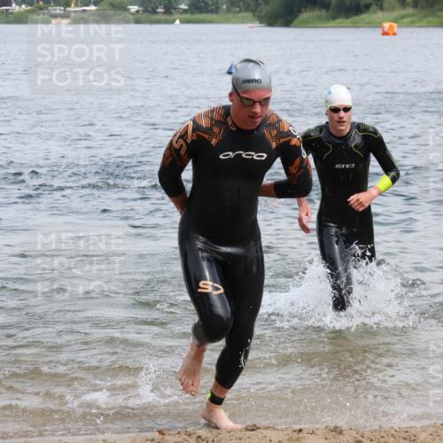 21.06.2025 - 27. Vierlanden-Triathlon Lena Gebhardt http://msf.ph/oto/8037740 15.06.2025 12:06:57 Schwimmen 1018, 1024, 1025, 1026, 1027 meine-sportfotos.de