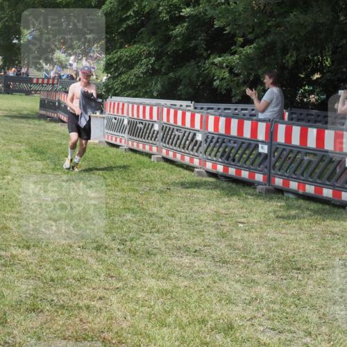 15.06.2025 - 27. Vierlanden-Triathlon KatJ http://msf.ph/oto/8037744 15.06.2025 11:30:41 Schwimmen 910 meine-sportfotos.de