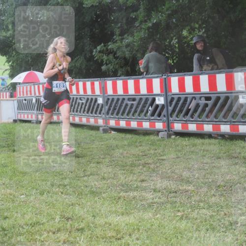 21.06.2025 - 27. Vierlanden-Triathlon KatJ http://msf.ph/oto/8037754 15.06.2025 14:19:20 Ziel 1181, 1203 meine-sportfotos.de