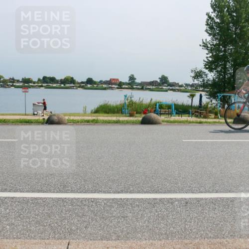 21.06.2025 - 27. Vierlanden-Triathlon H.Heesch http://msf.ph/oto/8037768 15.06.2025 11:47:34 Radfahren 649, 934 meine-sportfotos.de