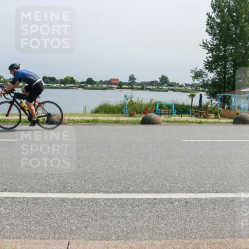 21.06.2025 - 27. Vierlanden-Triathlon H.Heesch http://msf.ph/oto/8037773 15.06.2025 11:47:34 Radfahren 649, 934 meine-sportfotos.de