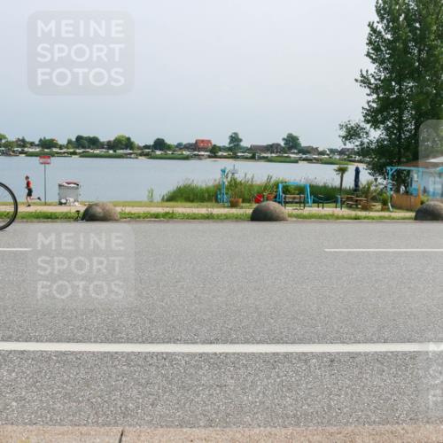 21.06.2025 - 27. Vierlanden-Triathlon H.Heesch http://msf.ph/oto/8037779 15.06.2025 11:47:34 Radfahren 649, 934 meine-sportfotos.de
