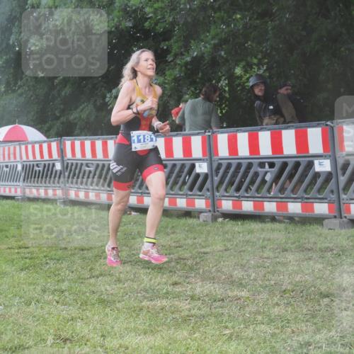 21.06.2025 - 27. Vierlanden-Triathlon KatJ http://msf.ph/oto/8037792 15.06.2025 14:19:20 Ziel 1181, 1203 meine-sportfotos.de