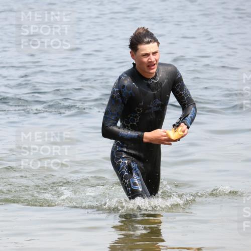 21.06.2025 - 27. Vierlanden-Triathlon Lena Gebhardt http://msf.ph/oto/8037808 15.06.2025 12:08:42 Schwimmen 1034, 1035, 1037, 1038 meine-sportfotos.de