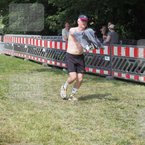 15.06.2025 - 27. Vierlanden-Triathlon KatJ http://msf.ph/oto/8037813 15.06.2025 11:30:44 Schwimmen 910 meine-sportfotos.de