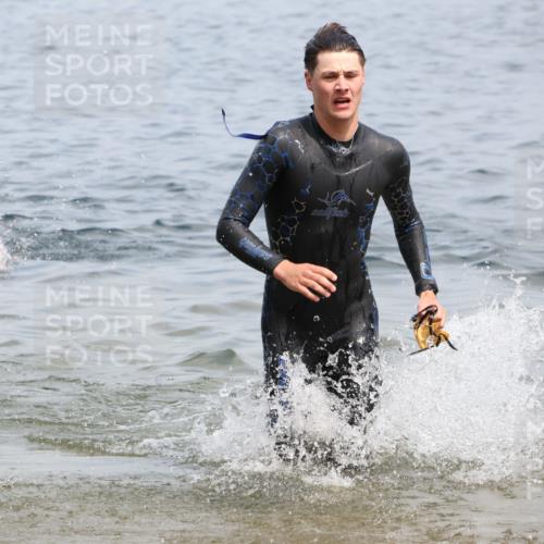 21.06.2025 - 27. Vierlanden-Triathlon Lena Gebhardt http://msf.ph/oto/8037814 15.06.2025 12:08:42 Schwimmen 1034, 1035, 1037, 1038 meine-sportfotos.de