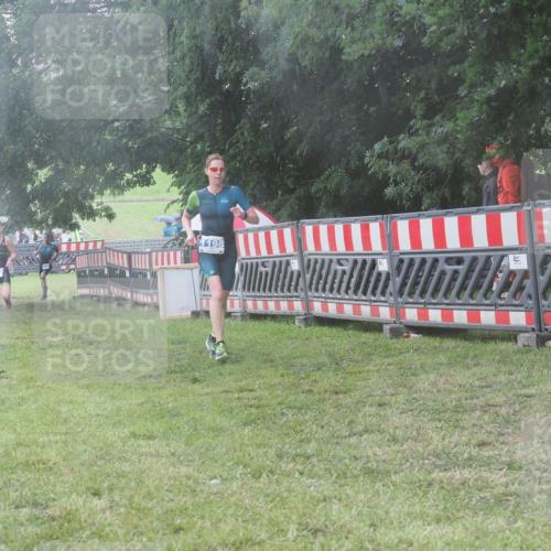 21.06.2025 - 27. Vierlanden-Triathlon KatJ http://msf.ph/oto/8037823 15.06.2025 14:19:29 Ziel 1198, 1200, 1265, 1303 meine-sportfotos.de