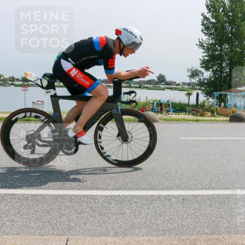21.06.2025 - 27. Vierlanden-Triathlon H.Heesch http://msf.ph/oto/8037838 15.06.2025 11:47:41 Radfahren 108, 649, 709, 847 meine-sportfotos.de
