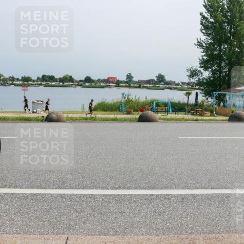 21.06.2025 - 27. Vierlanden-Triathlon H.Heesch http://msf.ph/oto/8037841 15.06.2025 11:47:45 Radfahren 82, 108, 709, 829, 847 meine-sportfotos.de