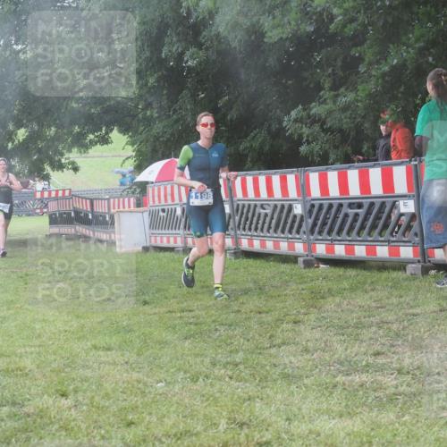 21.06.2025 - 27. Vierlanden-Triathlon KatJ http://msf.ph/oto/8037848 15.06.2025 14:19:29 Ziel 1198, 1200, 1265, 1303 meine-sportfotos.de