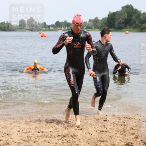 21.06.2025 - 27. Vierlanden-Triathlon Lena Gebhardt http://msf.ph/oto/8037853 15.06.2025 12:08:44 Schwimmen 1034, 1035, 1037, 1038 meine-sportfotos.de