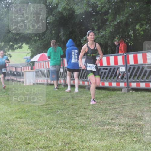 21.06.2025 - 27. Vierlanden-Triathlon KatJ http://msf.ph/oto/8037886 15.06.2025 14:19:32 Ziel 1198, 1200, 1265, 1303 meine-sportfotos.de
