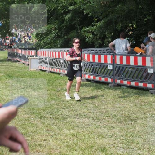 15.06.2025 - 27. Vierlanden-Triathlon KatJ http://msf.ph/oto/8037912 15.06.2025 11:31:02 Schwimmen  meine-sportfotos.de