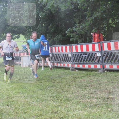 21.06.2025 - 27. Vierlanden-Triathlon KatJ http://msf.ph/oto/8037915 15.06.2025 14:19:34 Ziel 1198, 1200, 1265, 1303 meine-sportfotos.de