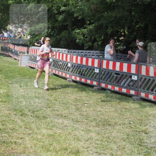 15.06.2025 - 27. Vierlanden-Triathlon KatJ http://msf.ph/oto/8037919 15.06.2025 11:31:08 Schwimmen  meine-sportfotos.de