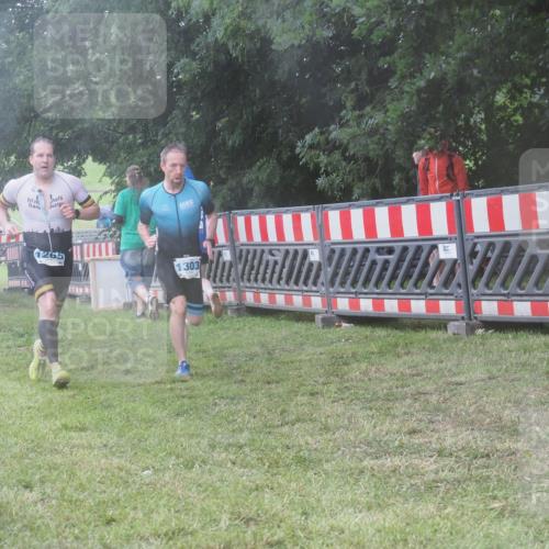 21.06.2025 - 27. Vierlanden-Triathlon KatJ http://msf.ph/oto/8037920 15.06.2025 14:19:34 Ziel 1198, 1200, 1265, 1303 meine-sportfotos.de
