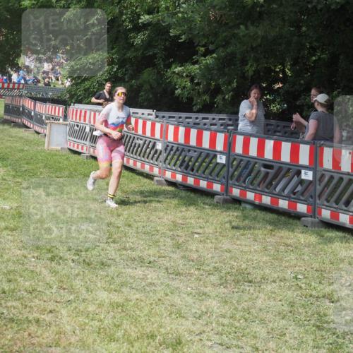 15.06.2025 - 27. Vierlanden-Triathlon KatJ http://msf.ph/oto/8037925 15.06.2025 11:31:08 Schwimmen  meine-sportfotos.de