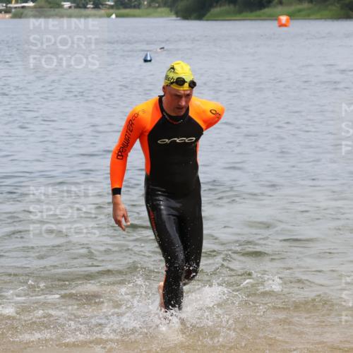 21.06.2025 - 27. Vierlanden-Triathlon Lena Gebhardt http://msf.ph/oto/8037933 15.06.2025 12:08:52 Schwimmen 1032, 1033, 1034, 1035, 1036, 1037, 1038 meine-sportfotos.de