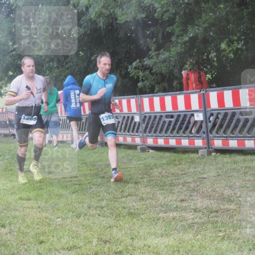 21.06.2025 - 27. Vierlanden-Triathlon KatJ http://msf.ph/oto/8037934 15.06.2025 14:19:34 Ziel 1198, 1200, 1265, 1303 meine-sportfotos.de