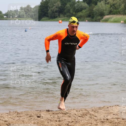 21.06.2025 - 27. Vierlanden-Triathlon Lena Gebhardt http://msf.ph/oto/8037940 15.06.2025 12:08:54 Schwimmen 1032, 1033, 1034, 1035, 1036, 1037, 1038 meine-sportfotos.de