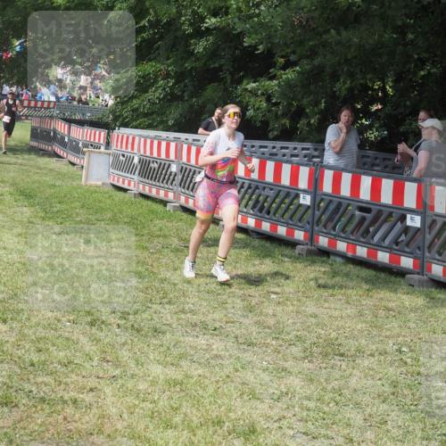 15.06.2025 - 27. Vierlanden-Triathlon KatJ http://msf.ph/oto/8037950 15.06.2025 11:31:09 Schwimmen  meine-sportfotos.de
