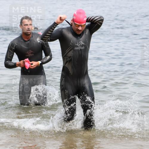 21.06.2025 - 27. Vierlanden-Triathlon Lena Gebhardt http://msf.ph/oto/8037963 15.06.2025 12:08:56 Schwimmen 1032, 1033, 1034, 1035, 1036, 1037, 1038 meine-sportfotos.de