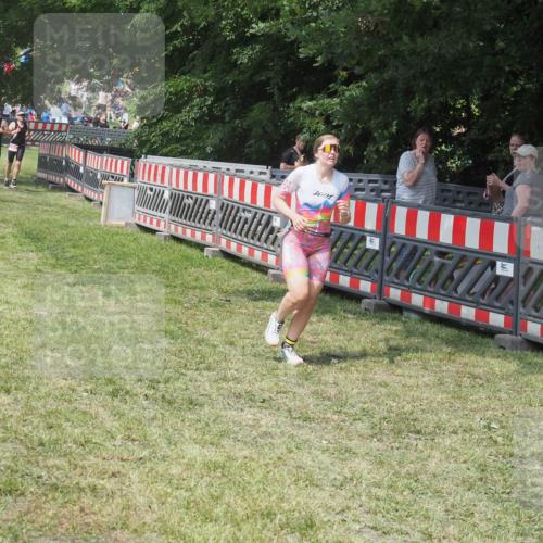 15.06.2025 - 27. Vierlanden-Triathlon KatJ http://msf.ph/oto/8037966 15.06.2025 11:31:09 Schwimmen  meine-sportfotos.de