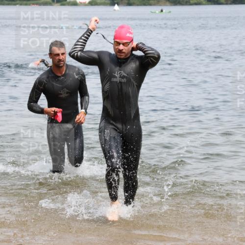 21.06.2025 - 27. Vierlanden-Triathlon Lena Gebhardt http://msf.ph/oto/8037971 15.06.2025 12:08:57 Schwimmen 1032, 1033, 1035, 1036, 1037, 1038 meine-sportfotos.de